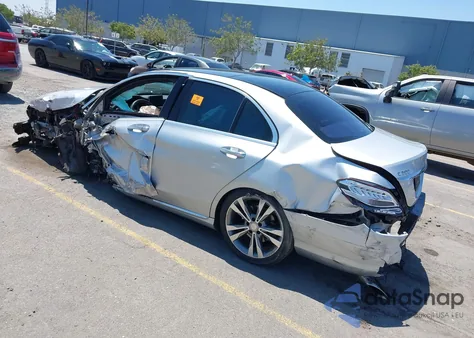 2016 Mercedes-Benz C 300 Luxury/Sport из США, поврежденный, VIN 55SWF4JB2GU128850